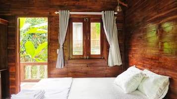 Deluxe Bungalow, Garden View | Free minibar items, desk, free WiFi