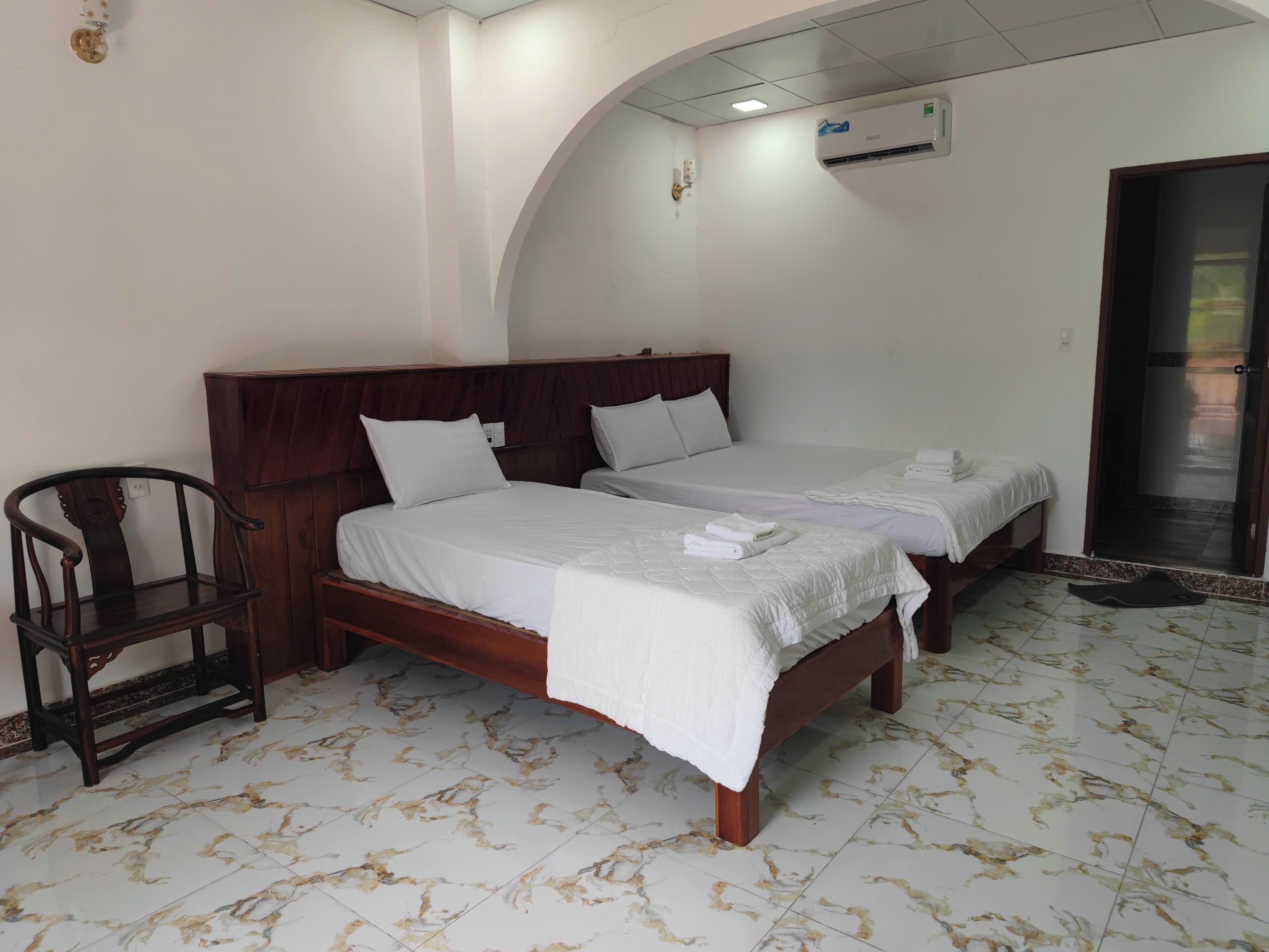 Deluxe Triple Room, Garden View | Free minibar items, desk, free WiFi