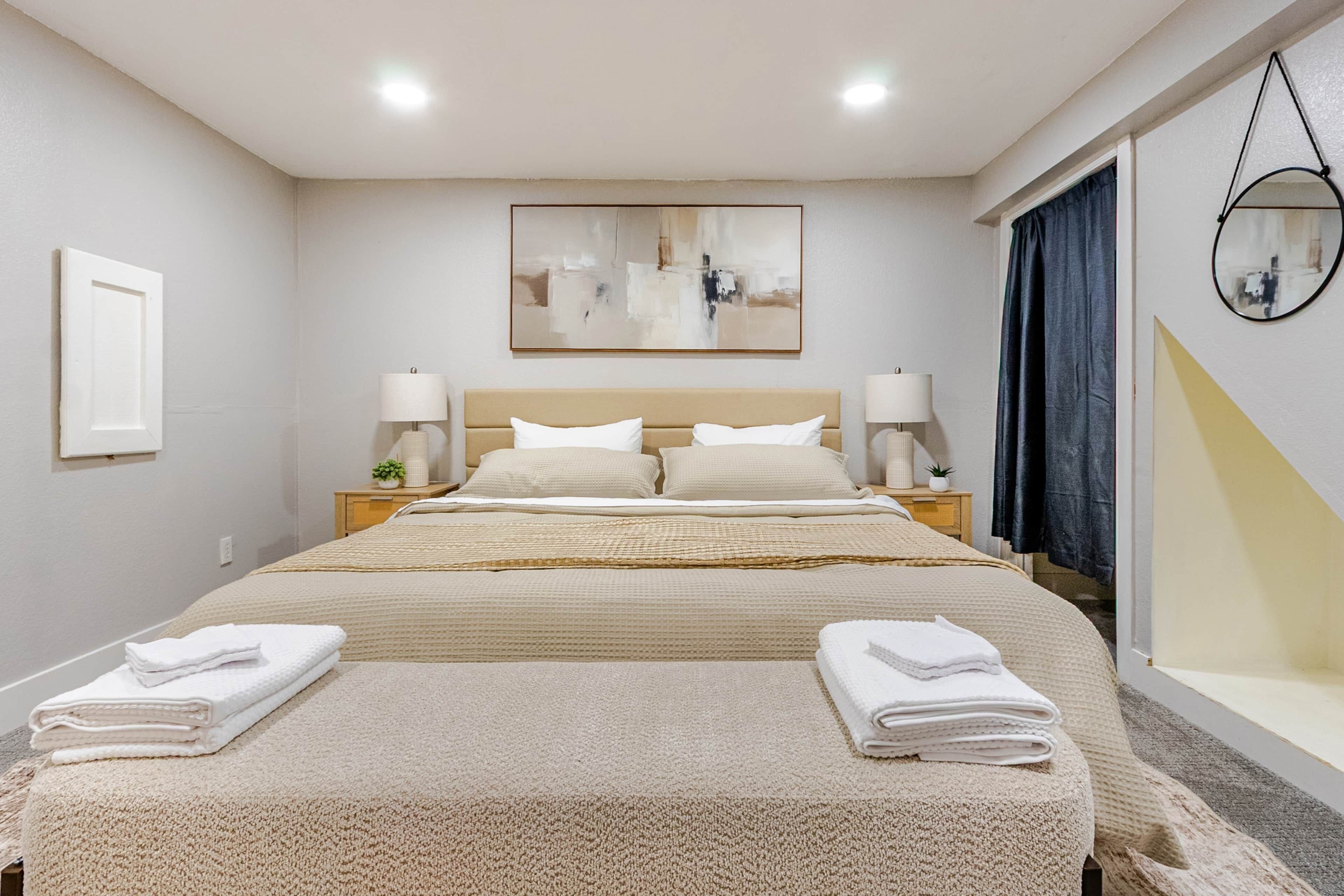 Iron/ironing board, WiFi, bed sheets