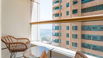 Comfort Apartment, 2 Bedrooms, Kitchen, Bay View | Balcony