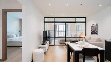 Deluxe Apartment, 2 Bedrooms, Kitchen, Beach View | Dining room