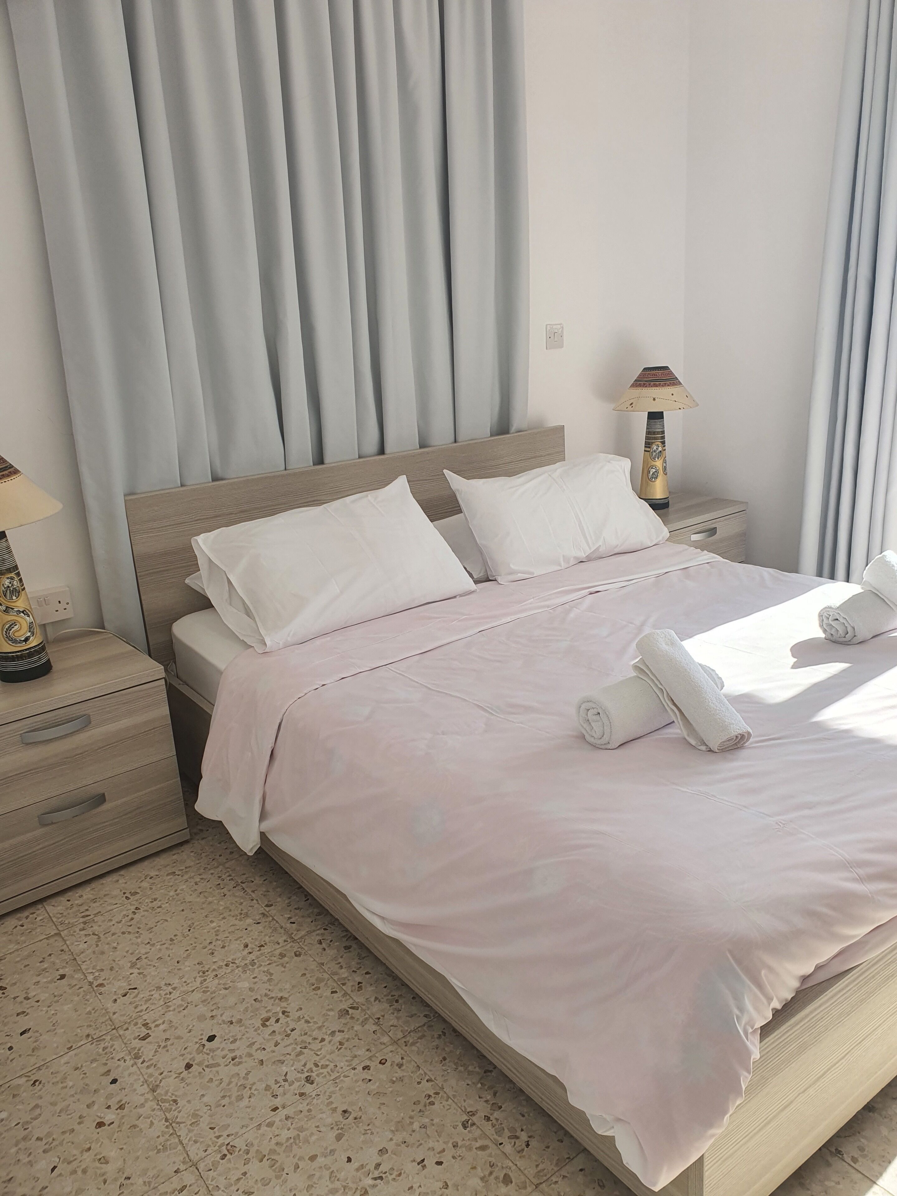 2 bedrooms, iron/ironing board, WiFi, bed sheets