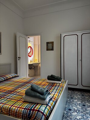2 bedrooms, WiFi, bed sheets - Cactus Cottage With pool and a stone's throw from the famous Blue Grotto! (Anacapri)