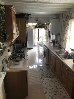 Private kitchen - Charming 2-Bedroom, 2-Bathroom. (Birmingham)