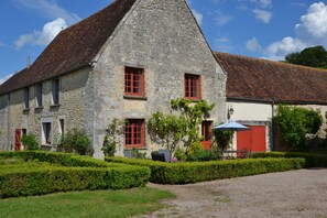 Exterior - La Petite Cornière (Macé)