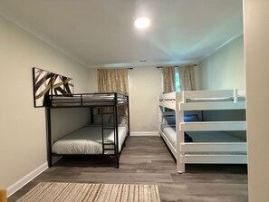 5 bedrooms, free WiFi - Game Room Luxury Home @ Battery Chef Kitchen Deck (Marietta)