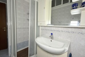 Bathroom - S306 - Sirolo, two-bedroom apartment with parking space (Sirolo)
