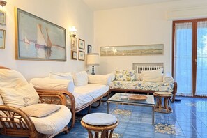 Living area - S306 - Sirolo, two-bedroom apartment with parking space (Sirolo)