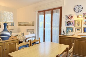 Dining - S306 - Sirolo, two-bedroom apartment with parking space (Sirolo)
