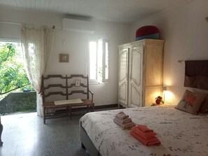 Iron/ironing board, WiFi, bed sheets - Vrbo Property (Molieres cavaillac)