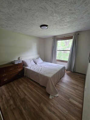3 habitaciones, wifi gratis, ropa de cama y acceso para silla de ruedas 
