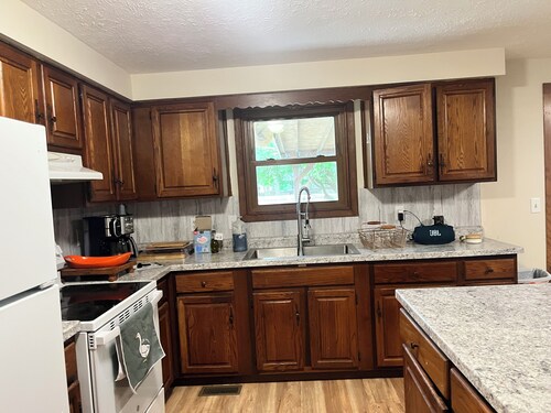 Quiet Hordville Home with Big Fenced Yard for Families