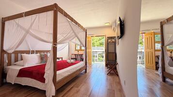 Deluxe Suite | Minibar, laptop workspace, WiFi (free)