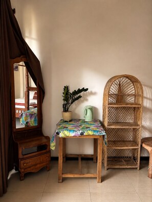 Standard Room | Interior - Kabalana Surf Hostel (ahangama)