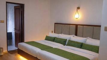 4 Schlafzimmer, Bügeleisen/Bügelbrett, WLAN, Bettwäsche