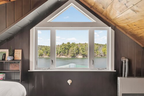 Stillhouse: Serene sanctuary in coastal Maine