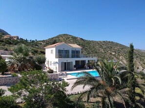 Exterior - Private Villa with Large Infinity Pool & Stunning Ionian Views (Skala)