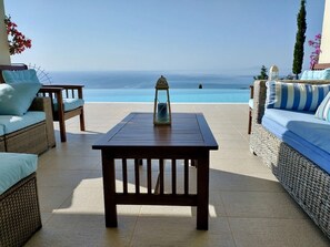 Terrace/patio - Private Villa with Large Infinity Pool & Stunning Ionian Views (Skala)