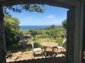 Outdoor dining - Vrbo Property (Pigna)