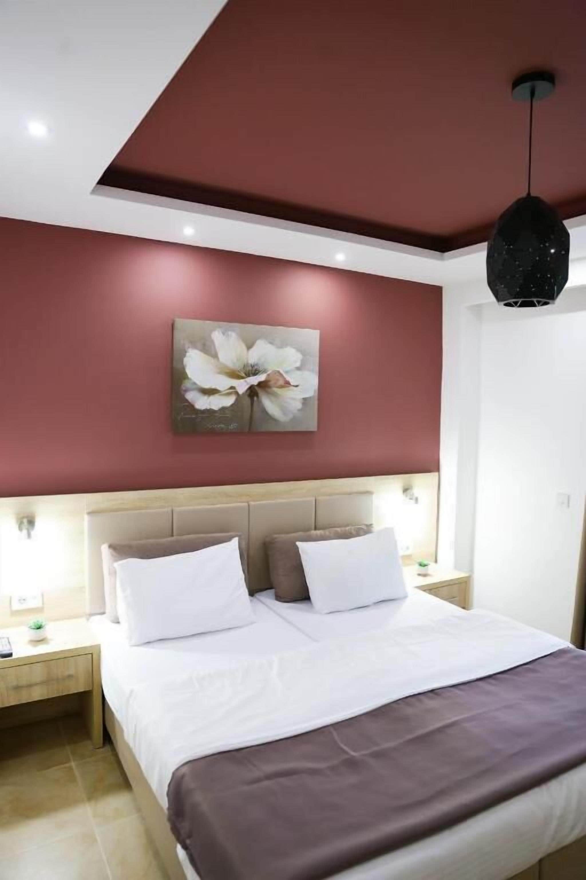 Double Room, Balcony, Garden View | Desk, laptop workspace, soundproofing, iron/ironing board