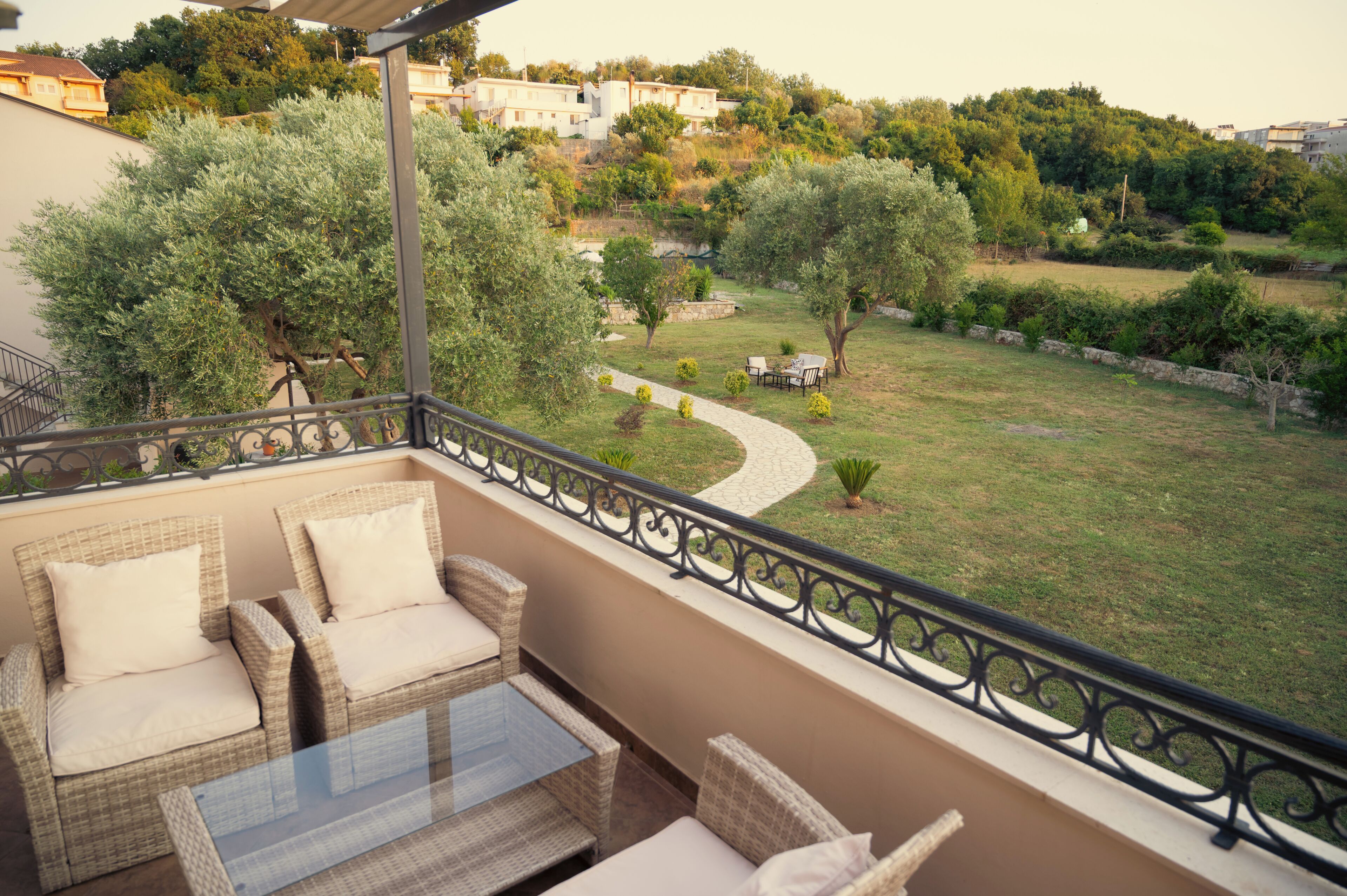 Deluxe Apartment, Garden View | Terrace/patio