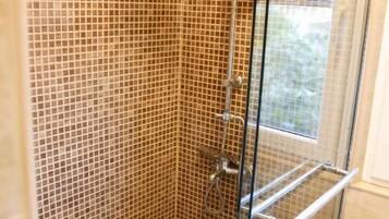 Appartement Supérieur, 2 chambres, vue jardin | Salle de bain