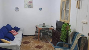 Loft, 2 habitaciones, fumadores, patio | Sala de estar