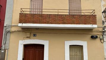 Loft, 2 Bedrooms, Smoking, Patio | Exterior detail