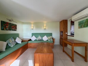 Living area - Tranquil 1-bedroom apartment with AC in Lance aux Epines (Lance aux Epines)