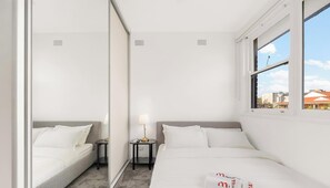 Apartment - Metawise 2BR Apt Steps to Brighton-le-sands Beach (Sydney)