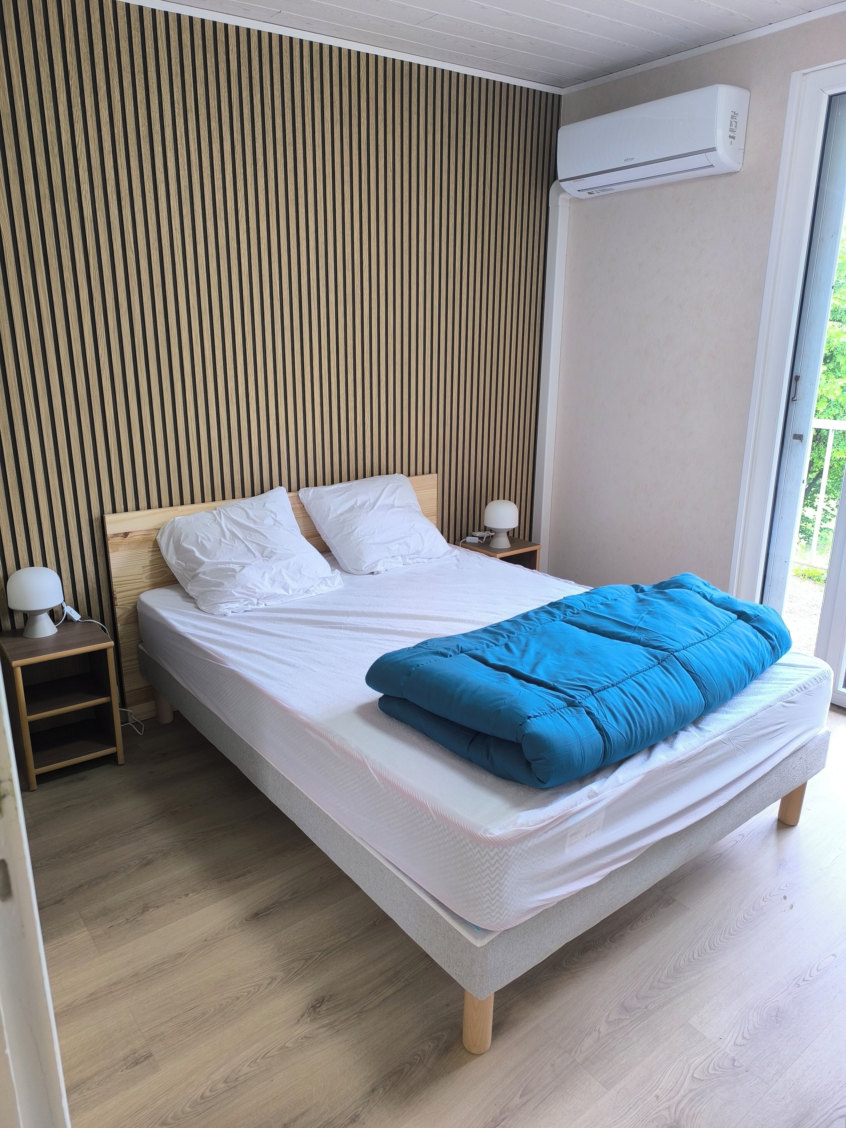 2 bedrooms