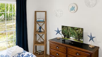 4 bedrooms, desk, iron/ironing board, travel cot