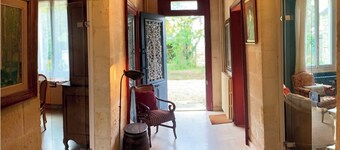 Vacation home between vineyards, estuary and ocean
