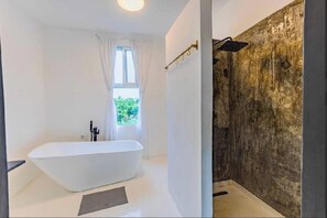 Handtücher, Seife, Toilettenpapier