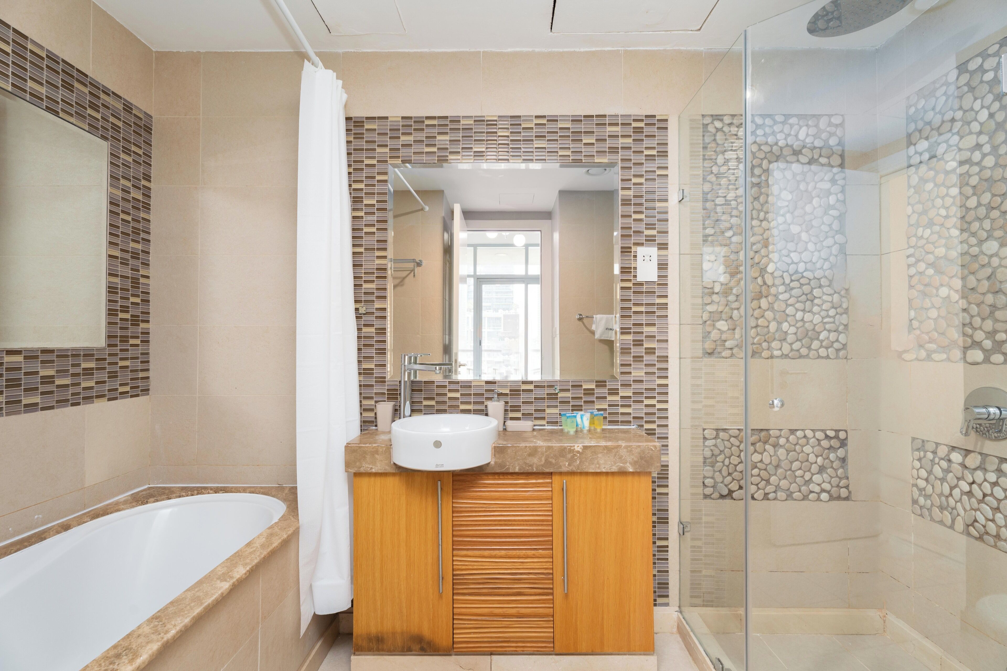 Superior Apartment, 1 Bedroom, Kitchen, Marina View | Bathroom