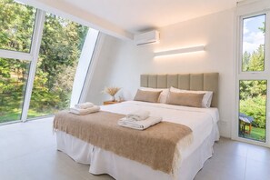 Desk, iron/ironing board, free WiFi, bed sheets - Signature Lake View Luxury Residences M32 (San Carlos de Bariloche)