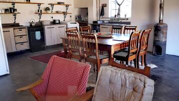 Huis, 2 slaapkamers, privézwembad | Dineerruimte