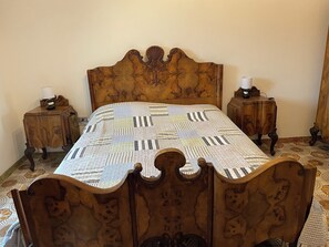 Iron/ironing board, bed sheets - MaVi House, in the heart of Lazio (Arce)