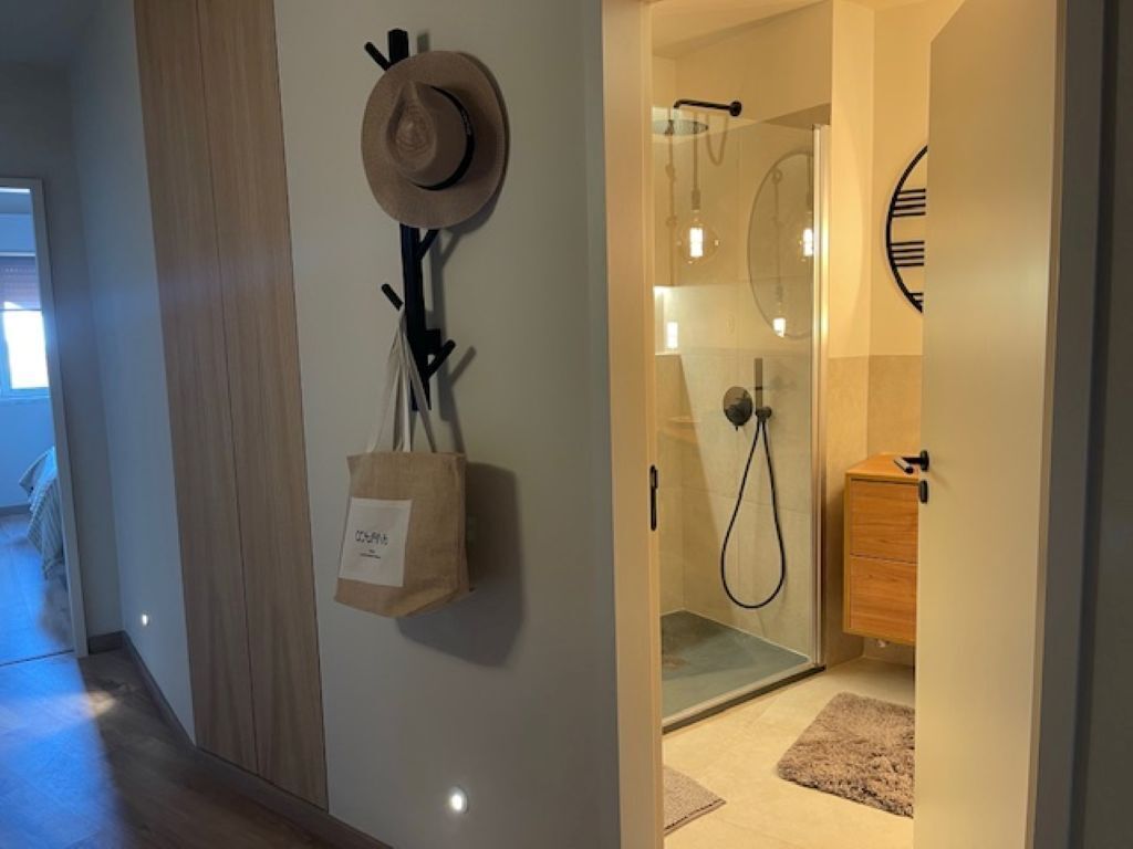 Dusche, Haartrockner, Bidet, Handtücher