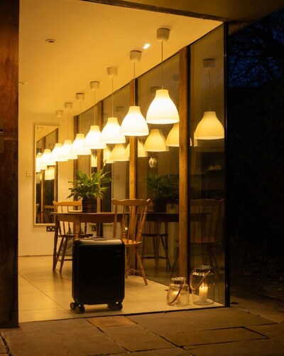 The Nook
Cosy pet friendly get away in the heart of the Cotswold Lakes