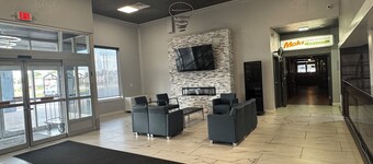 Rockfalls Inn & Suite