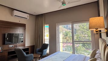 Luxury Room, River View | In-room safe, desk, laptop workspace, free WiFi