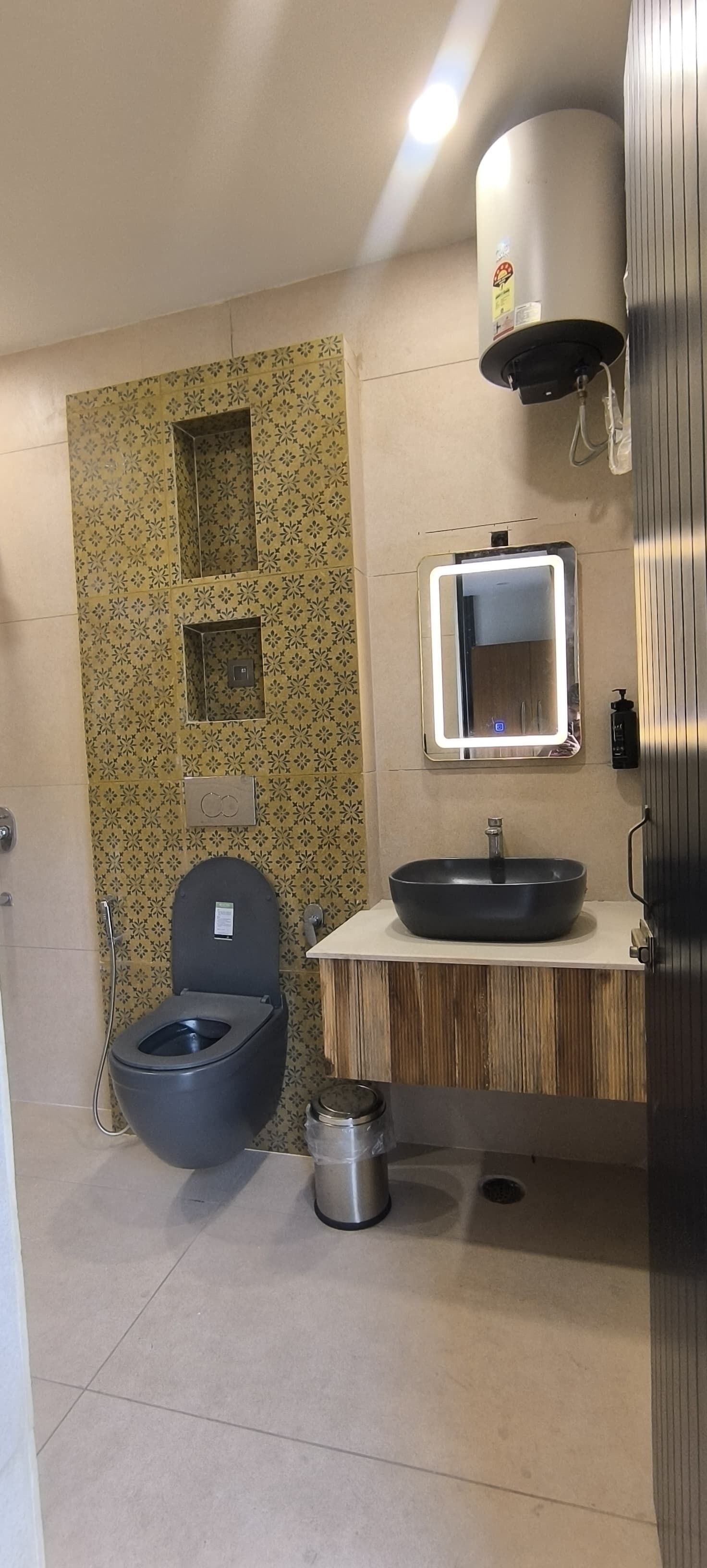 Shower, towels, soap, shampoo