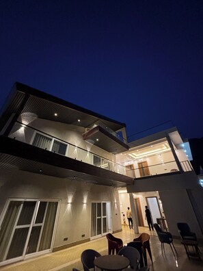 Exterior - Ramana on the Ganges (Tapovan, Rishikesh)