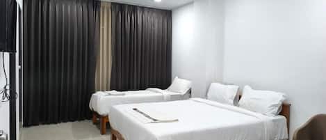 Deluxe Triple Room, City View