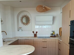 Fridge, microwave, dishwasher, coffee/tea maker - SUPERB T4 SEAFRONT WITH ROOFTOP IN ST JEAN DE MONTS (Saint-Jean-de-Monts)