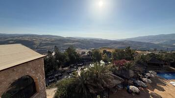 Suite Elite, vistas a la montaña | Jardines del alojamiento