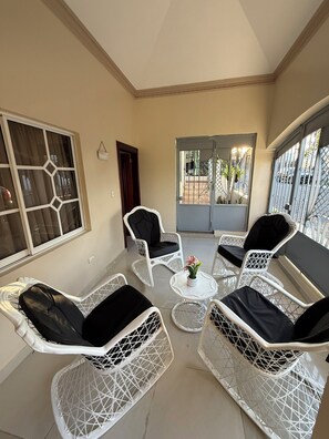 Terrace/patio - Close to everything and very cozy home, definitely feel home away from home (Santiago de los Caballeros)