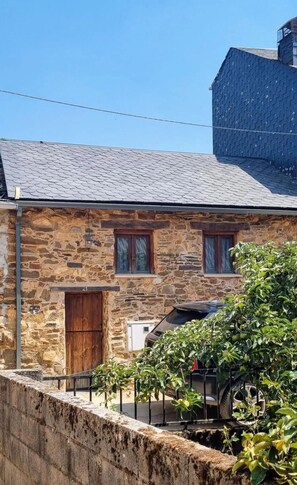 Exterior - Vrbo Property (San Justo de Cabanillas)