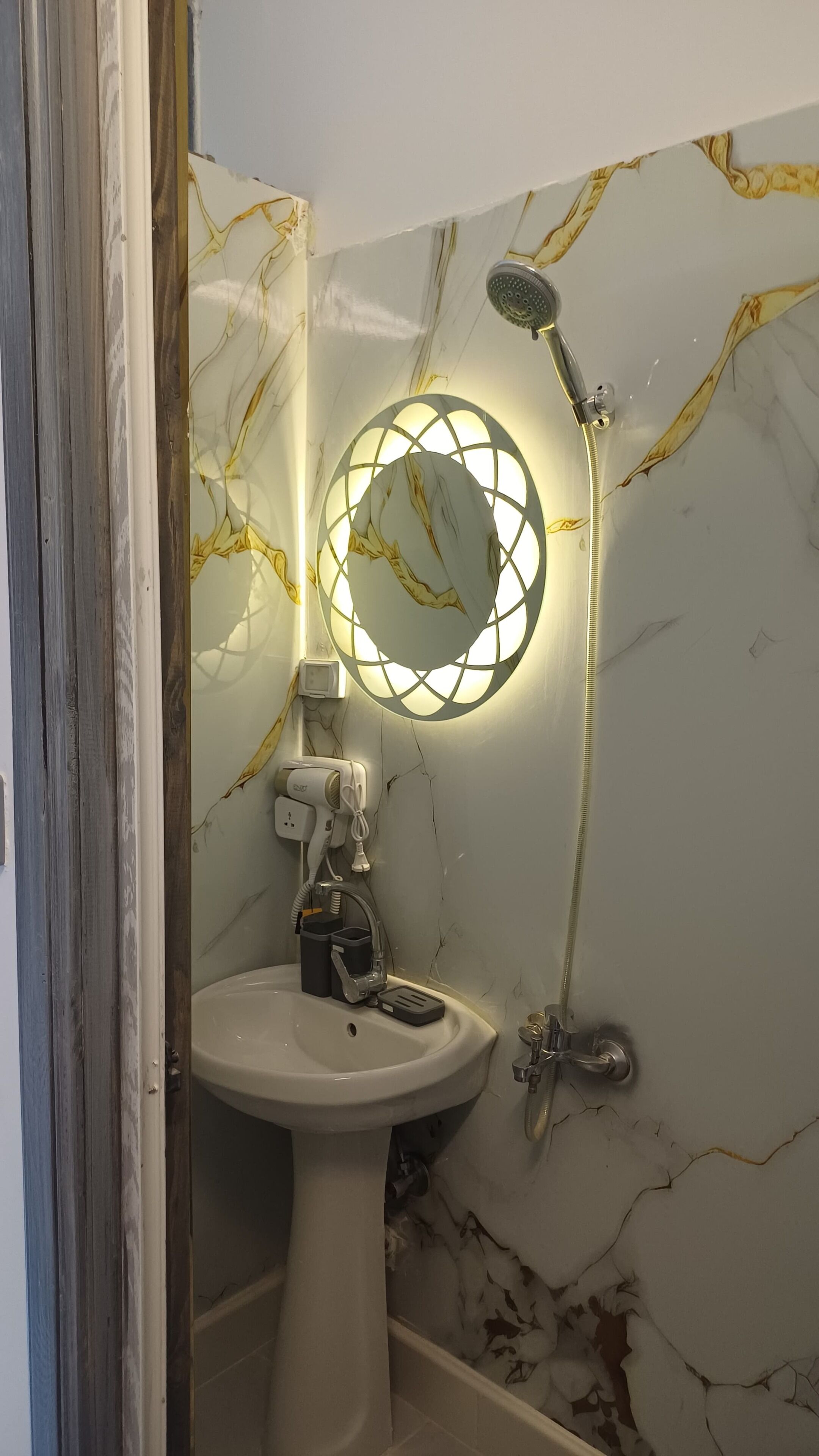 City Double Room | Bathroom | Combined shower/tub, hair dryer, towels, toilet paper
